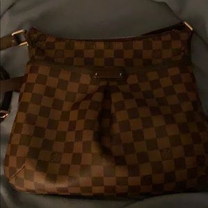 Use Loius Vuitton Authentic